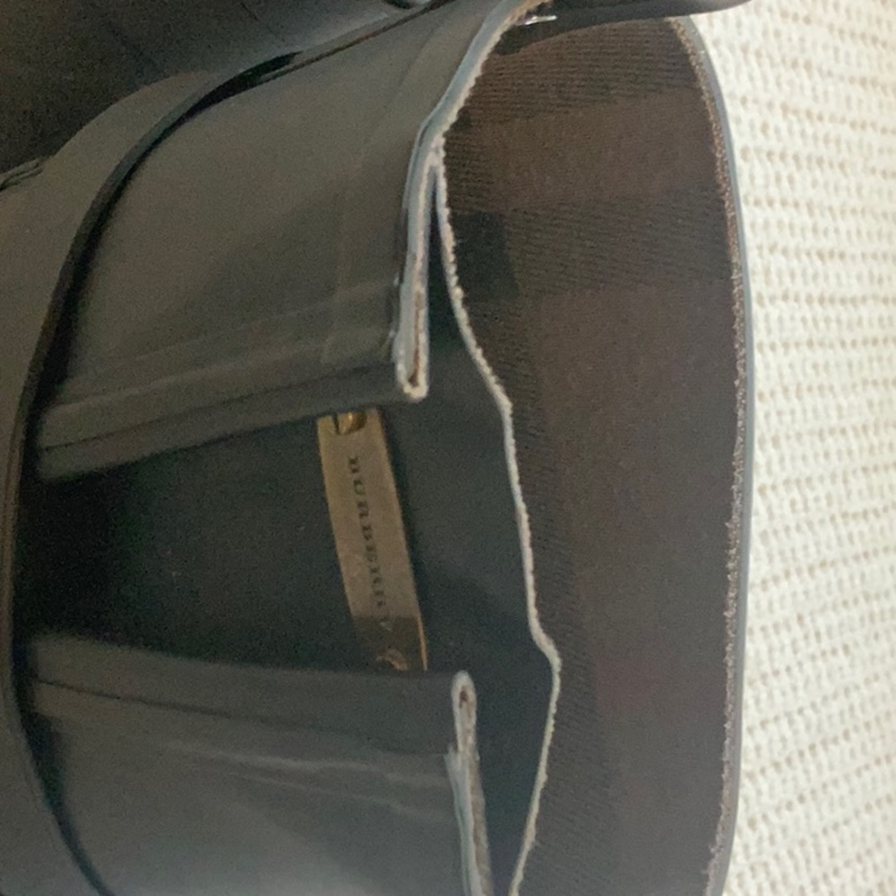 Burberry rain boots - Picture 4 of 11